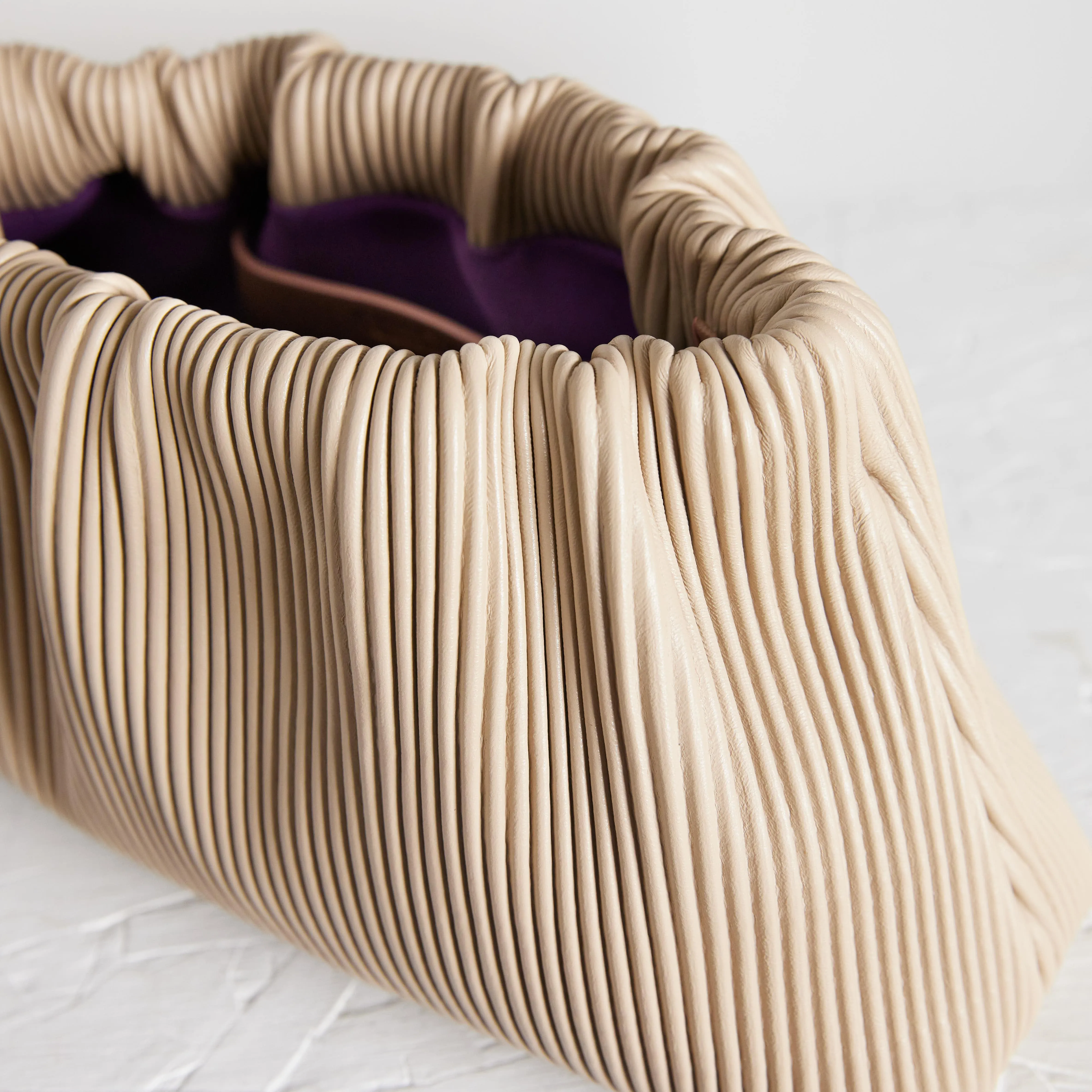 Roll 26 Corrugated Biscuit Clutch